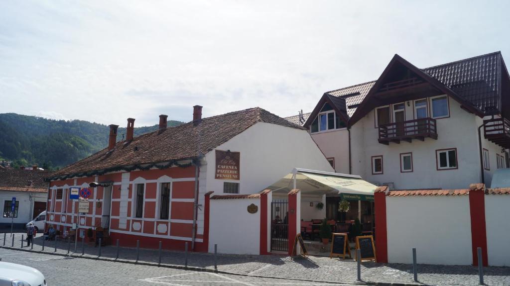 Pension Old City Брашов Экстерьер фото